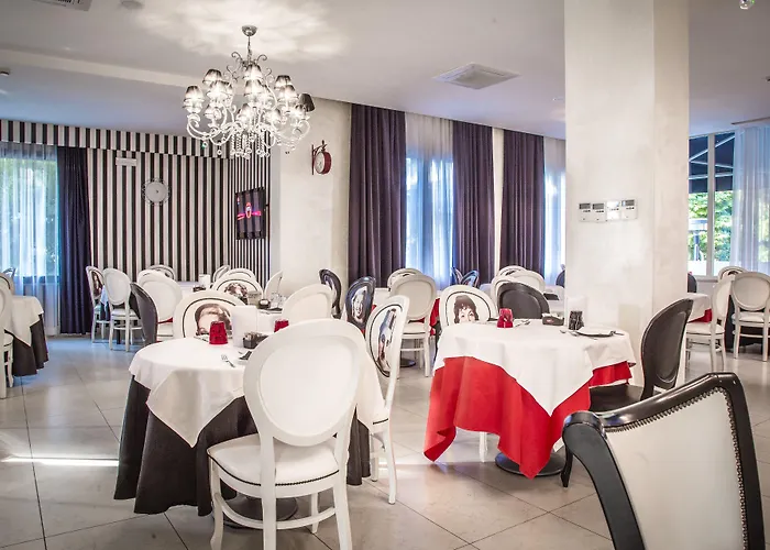 Le Cinema מלון 3*