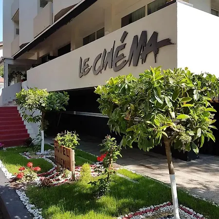 Le Cinéma 3*